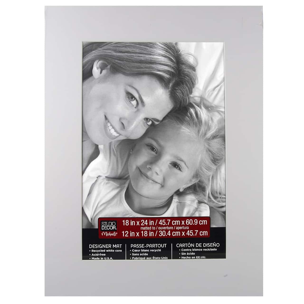 Passe-partout de 45,7 cm x 61 cm avec ouverture de 30,4 cm x 45,7 cm de Studio Décor